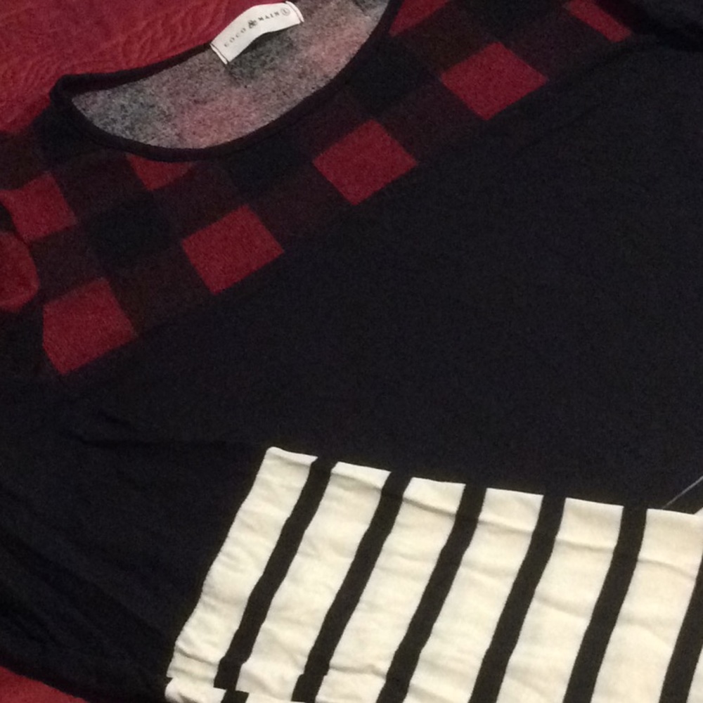Ladies top - Picture 2 of 2